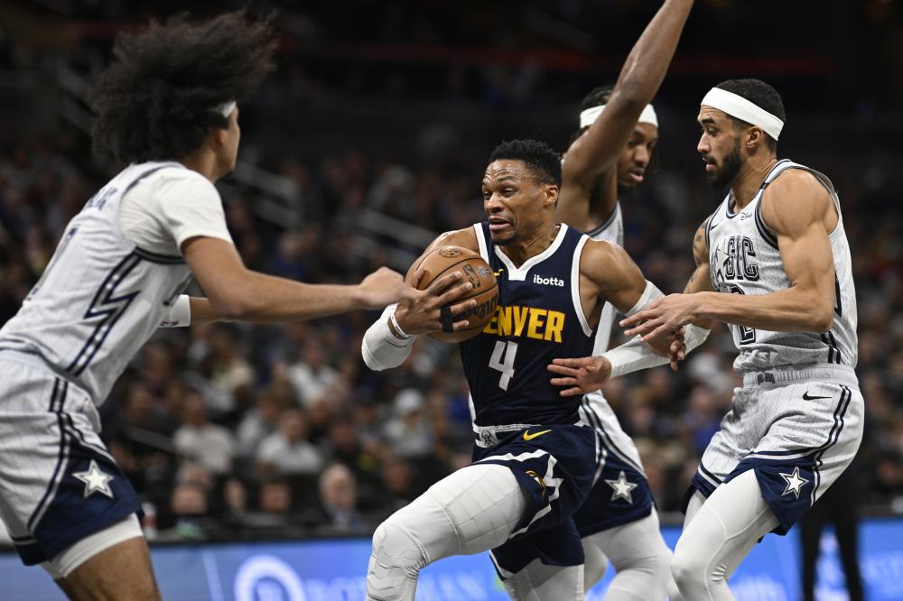 詹姆斯或拉 詹姆斯或拉